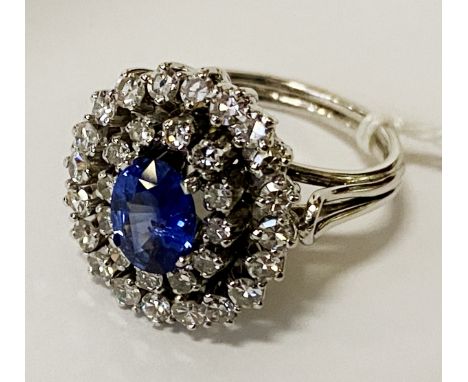 18CT WHITE GOLD (TESTED) - BLUE SAPPHIRE DIAMOND CLUSTER RING - SIZE N