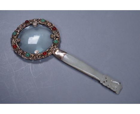 A Chinese jade mounted magnifying glass, 16.5cm
Condition: Good condition