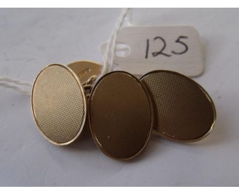 A quality vintage set 9ct oval cufflinks (10.8 grams).   