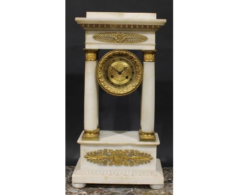 A French Empire gilt metal mounted carrara marble portico clock, 9cm engine turned dial inscribed with a chapter of Roman num