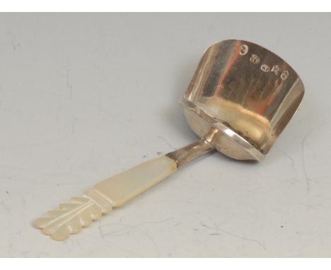 A George IV silver shovel shaped caddy spoon, mother of pearl haft, 9cm long, Joseph Wilmore, Birmingham 1824 