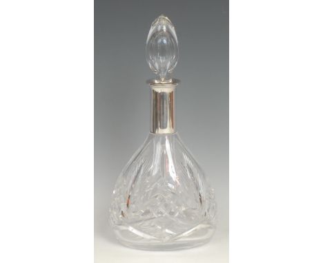 A Continental silver mounted cut glass decanter, 31cm high, halbmond und krone mark, 800 standard, early 20th century 