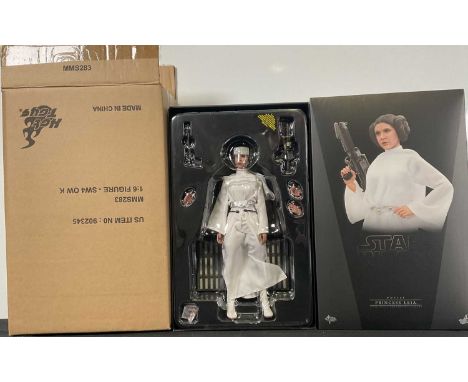 STAR WARS - A Hot Toys Movie Masterpiece Series 1/6th scale collectible figurine of Princess Leia, MMS298 in A New Hope outfi