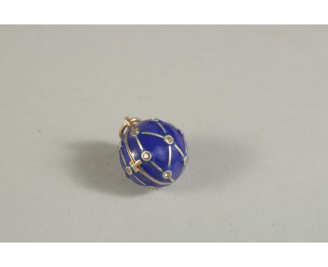 A SILVER AND BLUE ENAMEL BALL LOCKET. 2cms diameter. 8.7gms.