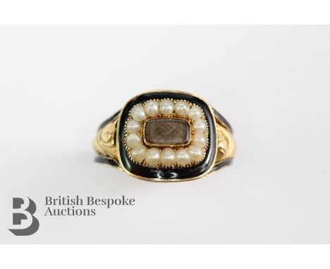 Georgian 18ct seed pearl and black enamel mourning ring, size P, approx 5.2 gms. Note: ring is in good condition with no appa
