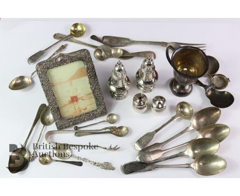 Miscellaneous silver, including salt and pepper London hallmark dated 1859 mm RS, two egg condiments Birmingham hallmark date