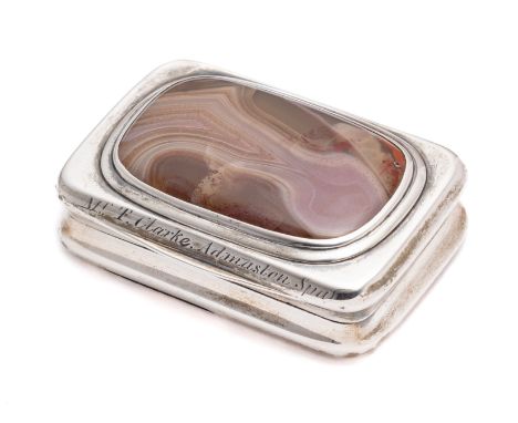 A GEORGE III SILVER AND AGATE MOUNTED COMMEMORATIVE SNUFF BOX, MATTHEW LINWOOD, BIRMINGHAM, 1809 oblong with incurved sides, 