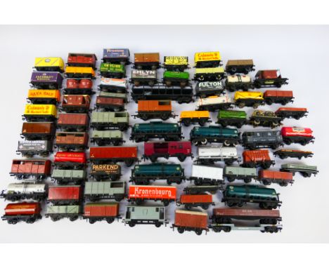 Hornby, Hornby Dublo, Peco - 68 x OO Gauge model railway rolling stock  - Lot to includes wagons, tanker wagons, freight wago