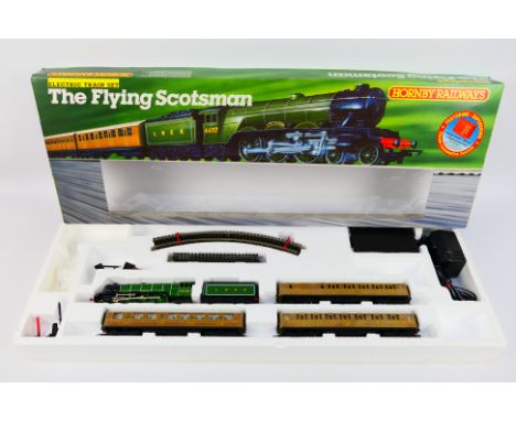 Hornby - A boxed 1980s OO gauge The Flying Scotsman set # R869. It appears in Very Good condition with only light signs of us