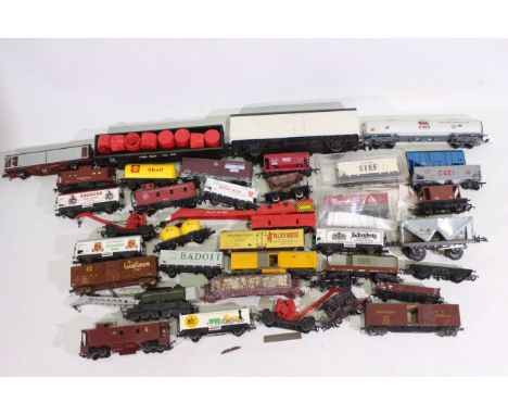 Hornby, Lima, Roco, Liliput - 36 x OO Gauge model railway rolling stock - Lot to includes wagons, tanker wagons, freight wago