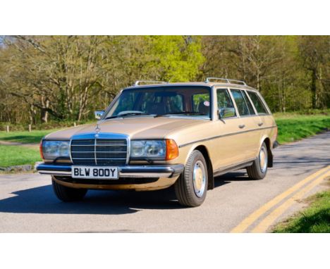 Mercedes-Benz introduced the W123 four-door versions in January 1976 and, while there were some technical similarities to the