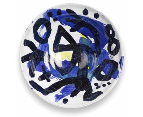 A. R. PENCK (1939-2017)Sans titre 1988 - 1995 signécéramique peinte signedpainted ceramic9 x 29 cm. 3 9/16 x 11 7/16 in.Réali