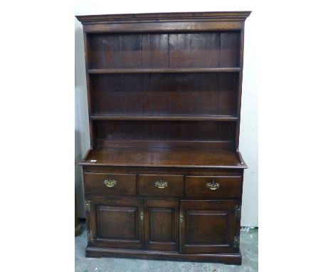 19th century oak dresser/buffet sideboard, 3 drawers over 2 cupboard doors to the base section with a shelved plate rack abov