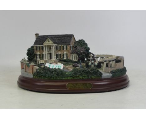 Elvis interest: Hawthorne Village Masterpiece Edition 'Graceland'  'His Memory Lives On' . Sculpture no. C1548.