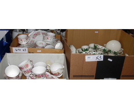 Wedgwood 'Napoleon Ivy' part dinner service including teapot, gravy jug, soup bowls, serving plates, meat plates, side plates