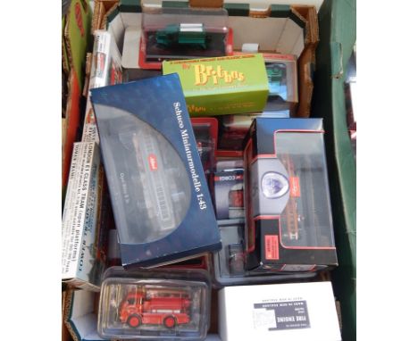 Quantity of diecast fire vehicles including Corgi, Signature Series, Leyland, Worcester city fire truck and further buses, et