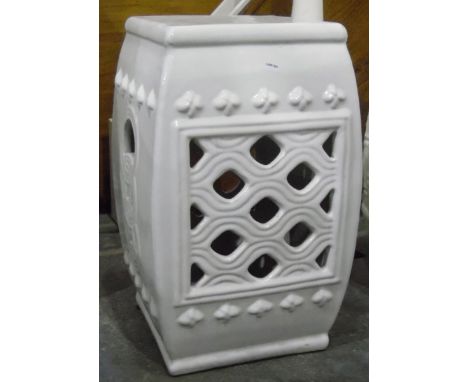 Ceramic Oriental-style square barrel seat 