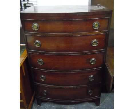 Georgian-style mahogany bowfront chest of drawers, with five long graduated drawers, raised on bracket feet, width 87cm 