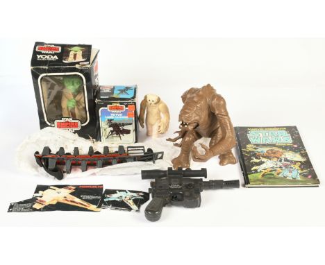 Palitoy Star Wars Yoda Hand Puppet with poor to fair box, Kenner TriPod Laser Cannon complete, paperwork &amp; insert, Kenner