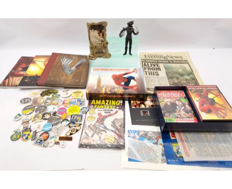 TV &amp; Film related collectibles group including: Spider-Man Limited edition collector gift set, Movie Maniacs Edward Sciss