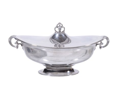  A Norwegian Arts and Crafts silver oval soup tureen and cover by Marius Hammer,   Bergen, circa 1919, .830 standard, with a 