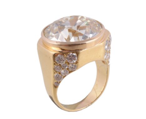  A diamond ring,   mounted by Bulgari, the brilliant cut diamond, estimated to weigh 15.00 carats, collet set with brilliant 