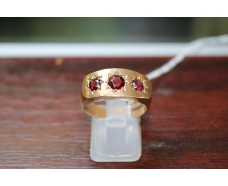 Gents 9ct Gold Almandine Garnet set ring 7.6g total weight Size T 