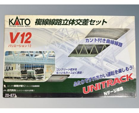 A Kato N scale V12 Unitrack 20-871 track set in box