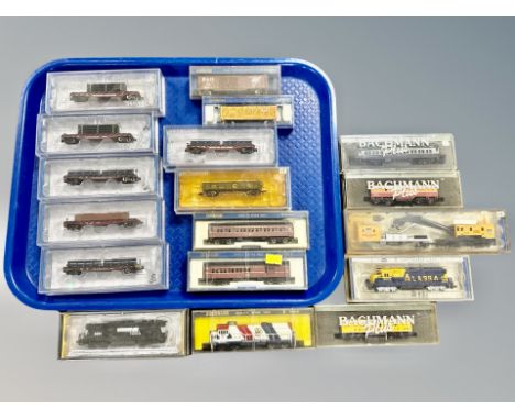 Bachmann N scale die cast locomotives and rolling stock (18)