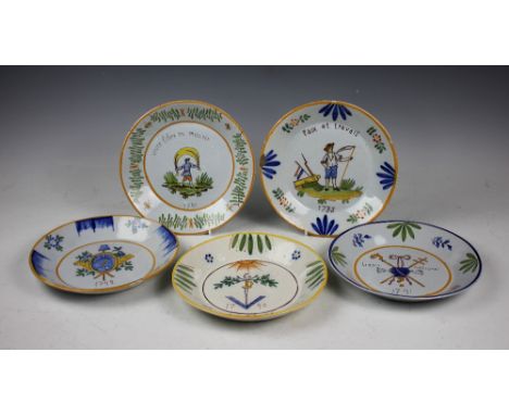 Five 18th century French tin glazed earthenware Faience style plates titled and dated, 'Vivre libra ou mourir' '1791', 'Treso