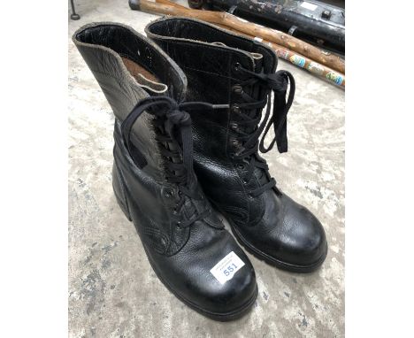 A PAIR OF VINTAGE LEATHER ARMY BOOTS 
