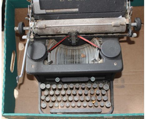 Antique Remington typewriter seems to be in good order but untested.&nbsp;