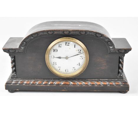 An Edwardian Oak Mantle Clock with Barley Twist Pilaster Decoration, 29cm wide 