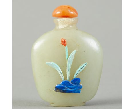 Early 20th century carved jade snuff bottle. One of a very rare group of Chinese jade snuff bottles that were exported to Jap