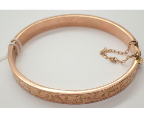 9ct yellow gold ladies bangle with safety chain 8.2g 