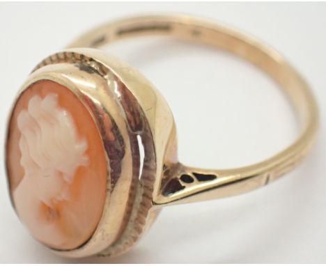 9ct yellow gold cameo ring 3.9g 