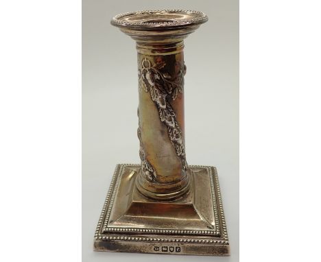 Hallmarked silver candlestick square base assay London 1901 H: 12.5 cm 