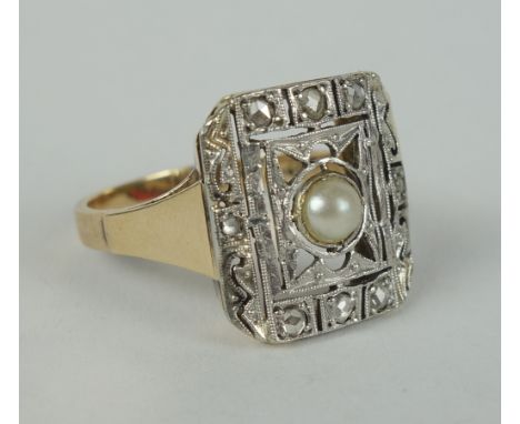 Ring mit Perle u. Diamanten, 585er Weiß- u. Gelbgold, Art Déco, Gew.5,18gzentrale Perle, D.ca.4mm, Ringkopf mit 8 Diamantrösc