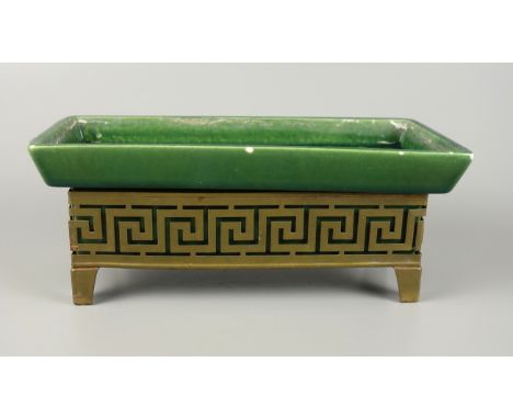 Bonsai-Gefäß, Art Déco, Planter Inc, USA grünglasierte Keramik mit Metallmontierung, H*B*T 9,3*23,3*11,3cm, Alters- und Gebra