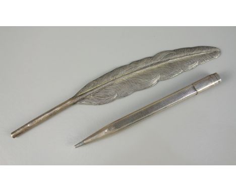 Drehbleistift und Schreibfeder (unvollständig), SilberArt-Déco-Drehbleistift, L.12mm; Schreibfeder ohne Endstück, L.16,2cm