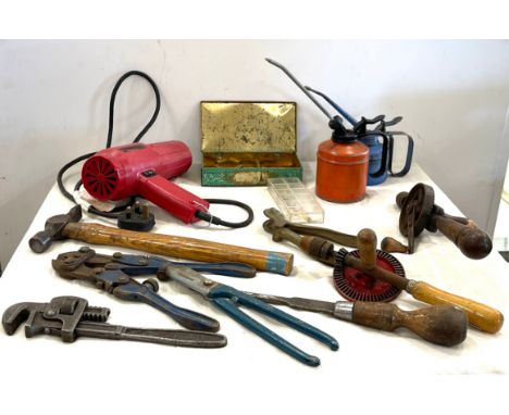Selection of vintage and later tools to include oil cans, paint burner, hand drills etc 