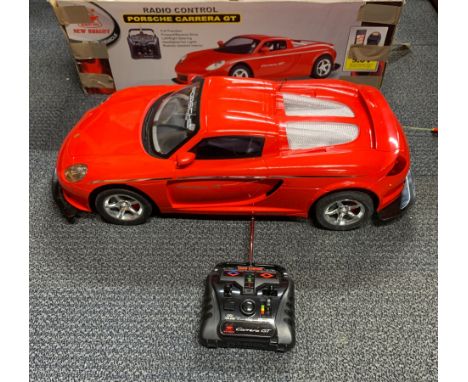 A radio controlled Porsche Carrera GT model motorcar, L. 56cm.