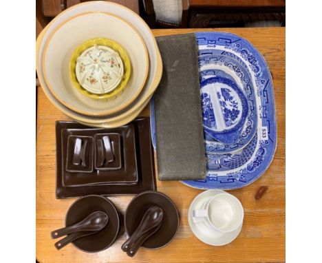 A group of ceramic and other kitchenalia.