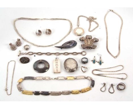 A mixed lot of silver jewellery, to include necklaces, earrings, bracelets, etc. 216g gross