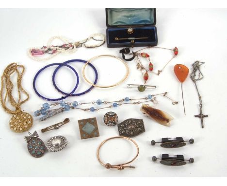 A mixed lot of jewellery: to include silver brooches, rice pearl necklace, amber, micro mosaic, etc