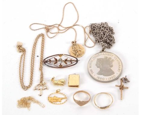 A mixed lot of jewellery: to include a St Christopher pendant and chain, both stamped 375, 3.2g; a 9ct heart signet ring hall