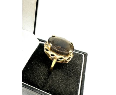 9ct gold smoky quartz cocktail ring (4.7g) 