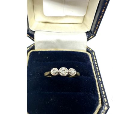 18ct gold diamond  ring (2.1g) 