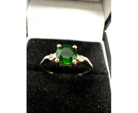 9ct gold diamond and diopside ring (1.4g) 