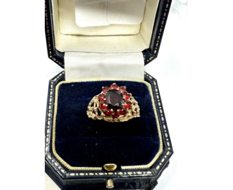 Vintage 9ct gold garnet ring (3g) 